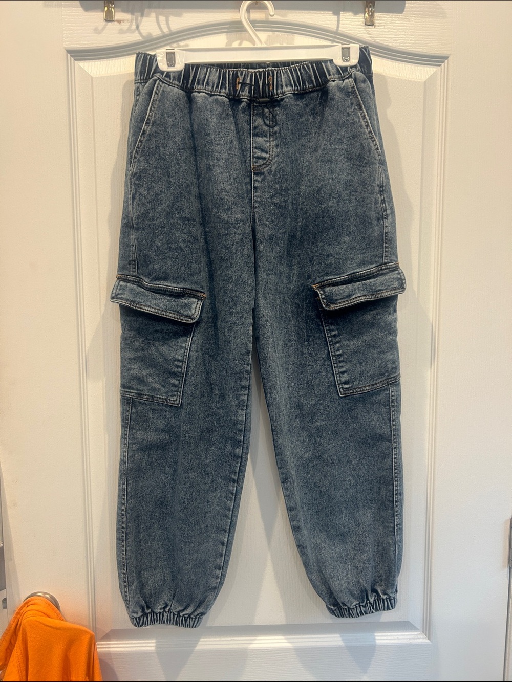 Vanilla Star Women's Cargo Jogger Jeans in Acid Wash Blue-Gray small